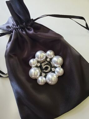 Phone Grip - Number 5 Pearl Cluster Popsocket with Crystal Accents